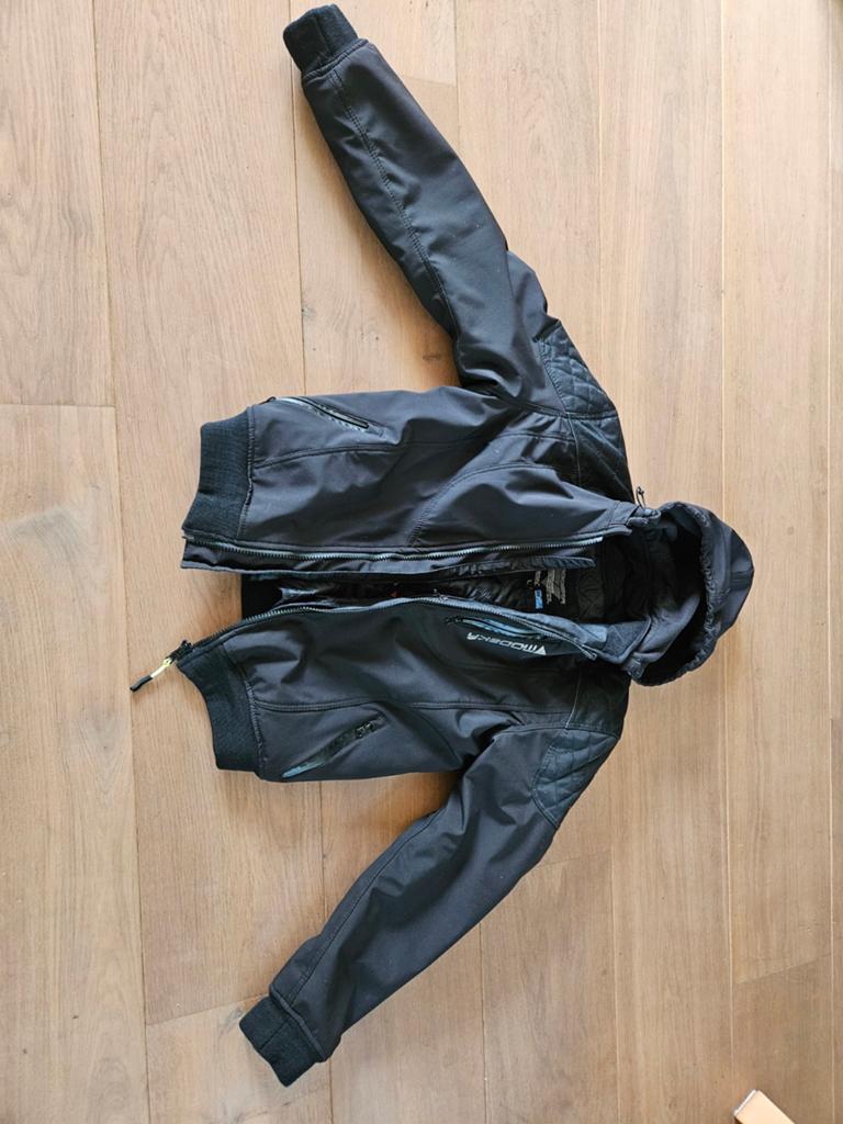 Modeka motorjas hoodie (Maat L), Motoren, Kleding | Motorkleding, Jas | textiel, Heren, Tweedehands, Ophalen of Verzenden
