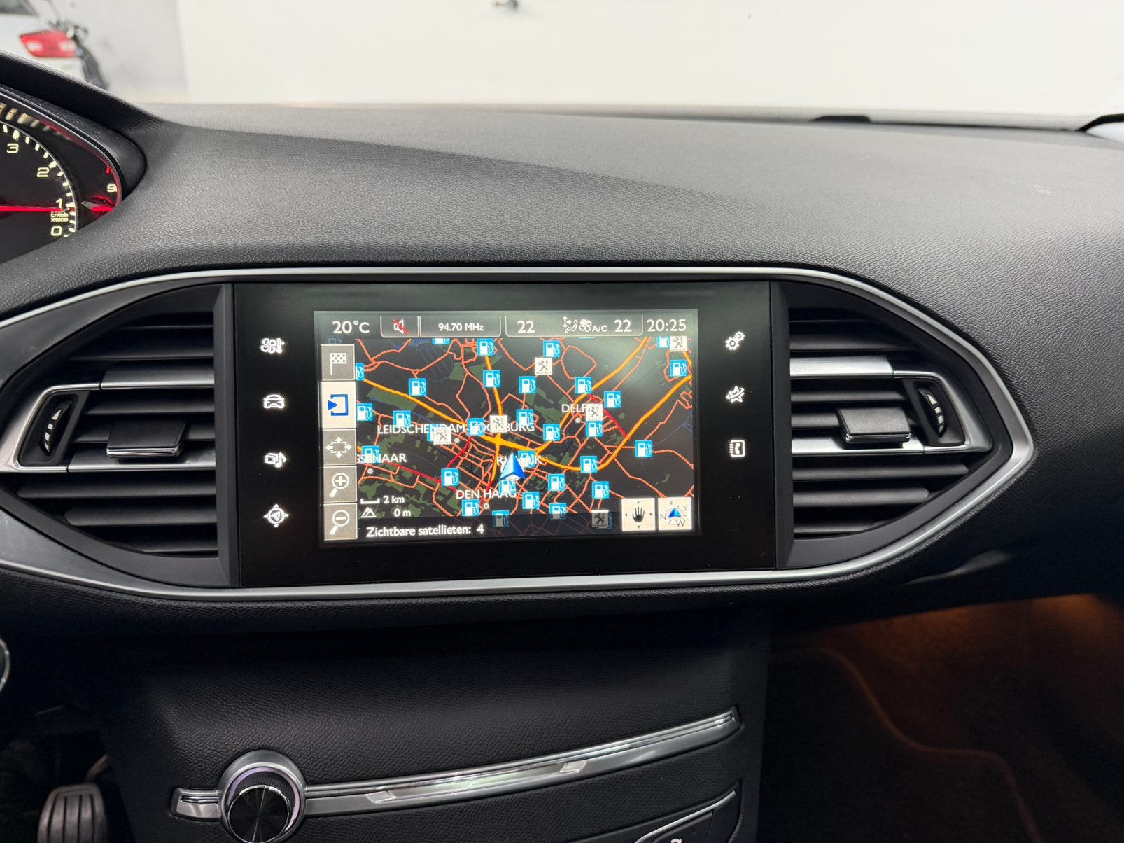 Foto 12 van Peugeot 308 1.2 E-thp 130pk 2015  bezorgen mogelijk!!