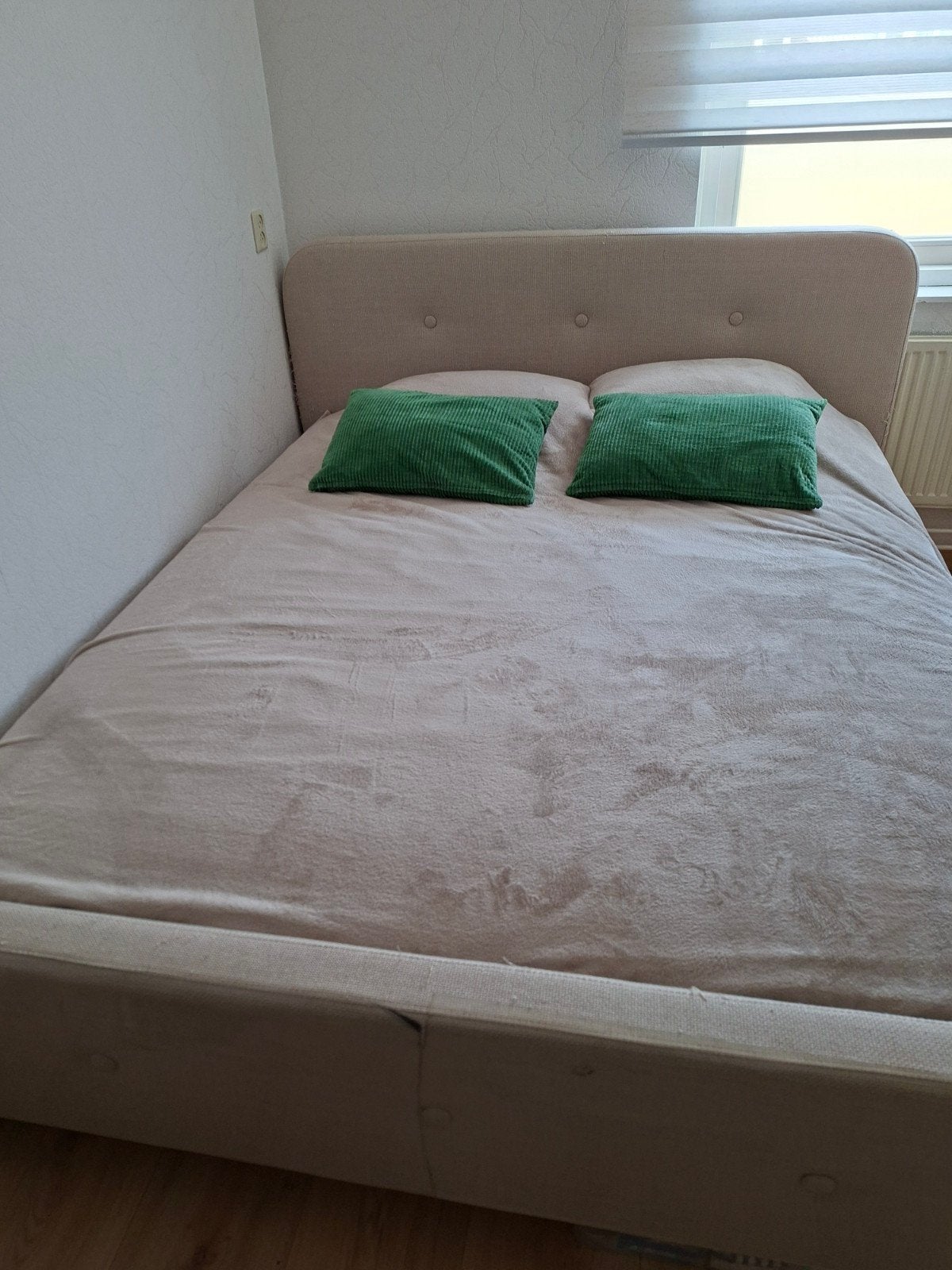 Jysk tweepersoonsbed 160x200 met matras en lattenbodem, Huis en Inrichting, Slaapkamer | Bedden, Ophalen, Gebruikt, Beige, Tweepersoons