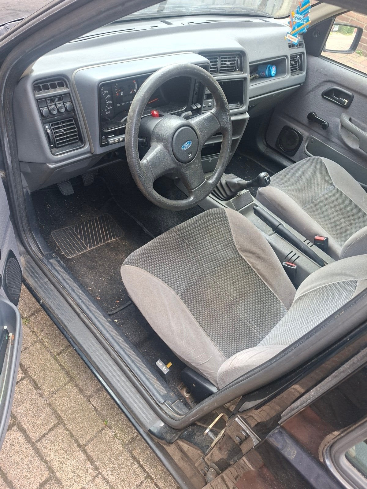 Ford Sierra 2.0i CLX APK tot 7-9-2028 Nieuwe distributie, foto 6