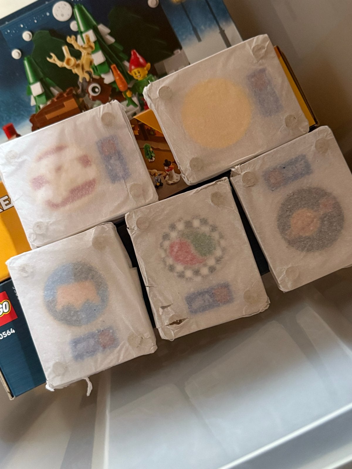 Volledige set LEGO VIP munten (5 stuks) + houder, Ophalen of Verzenden, Nieuw, Overige merken