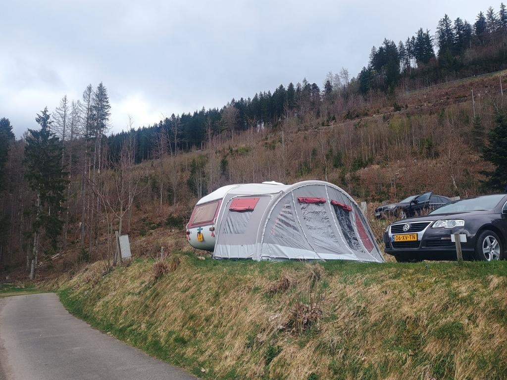 Karsten opblaasbare voortent 720-740cm omloopmaat 4, Ophalen, Gebruikt