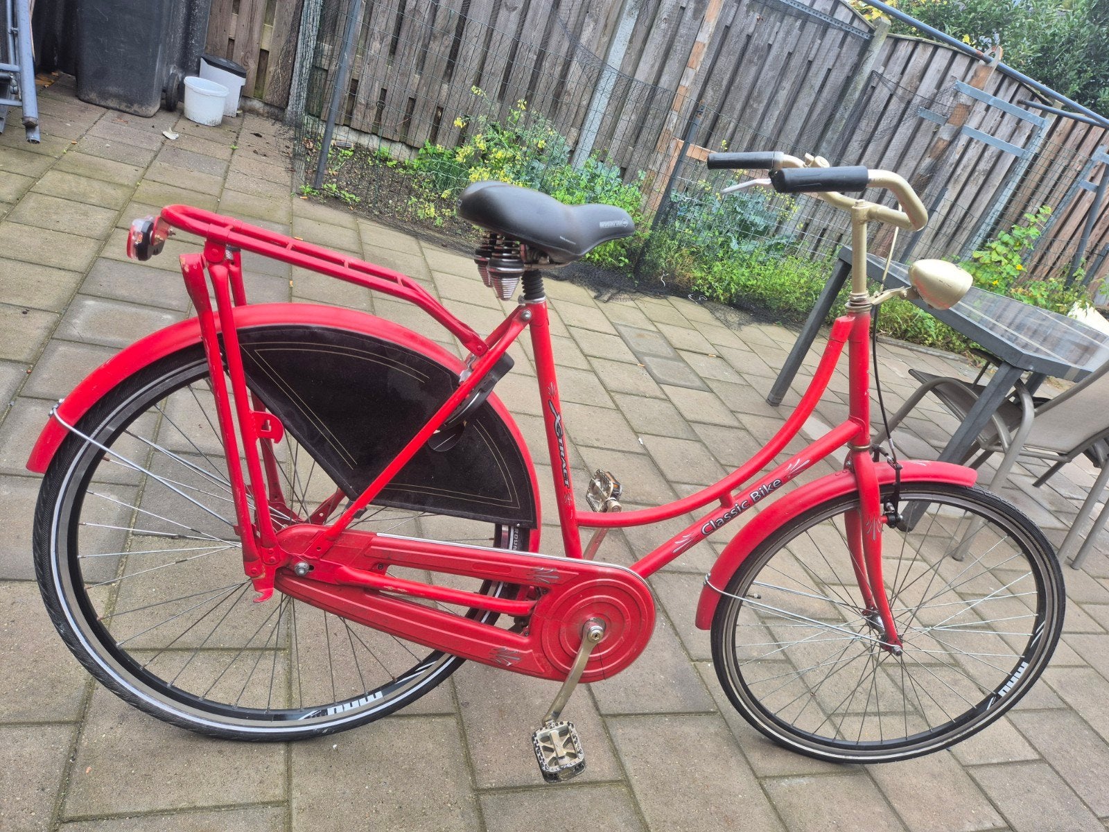 Opvallende rode omafiets - Goede en nette staat, Ophalen, Gebruikt, Terugtraprem, Classic Bike