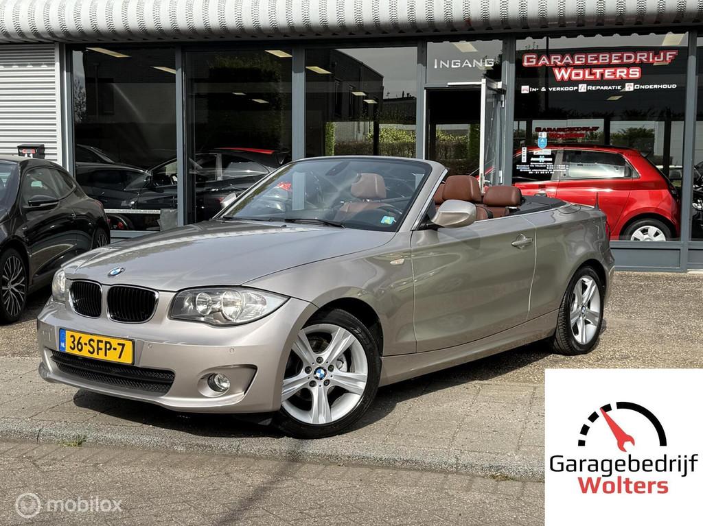 BMW 1-serie Cabrio 118i High Executive BRUIN LEDER AUTOMAAT, Euro 5, Achterwielaandrijving, 4 stoelen, Parkeersensor