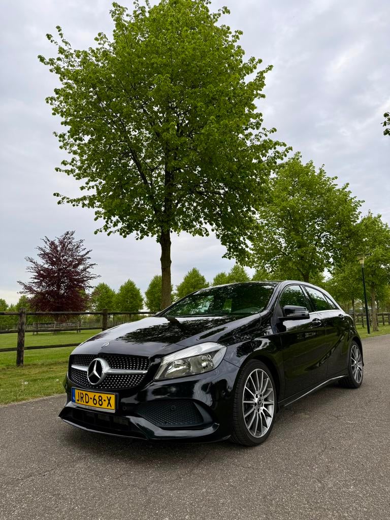 Mercedes-Benz Mercedes 2017 Zwart, Auto's, 1595 cc, Particulier, 685 kg, Geïmporteerd