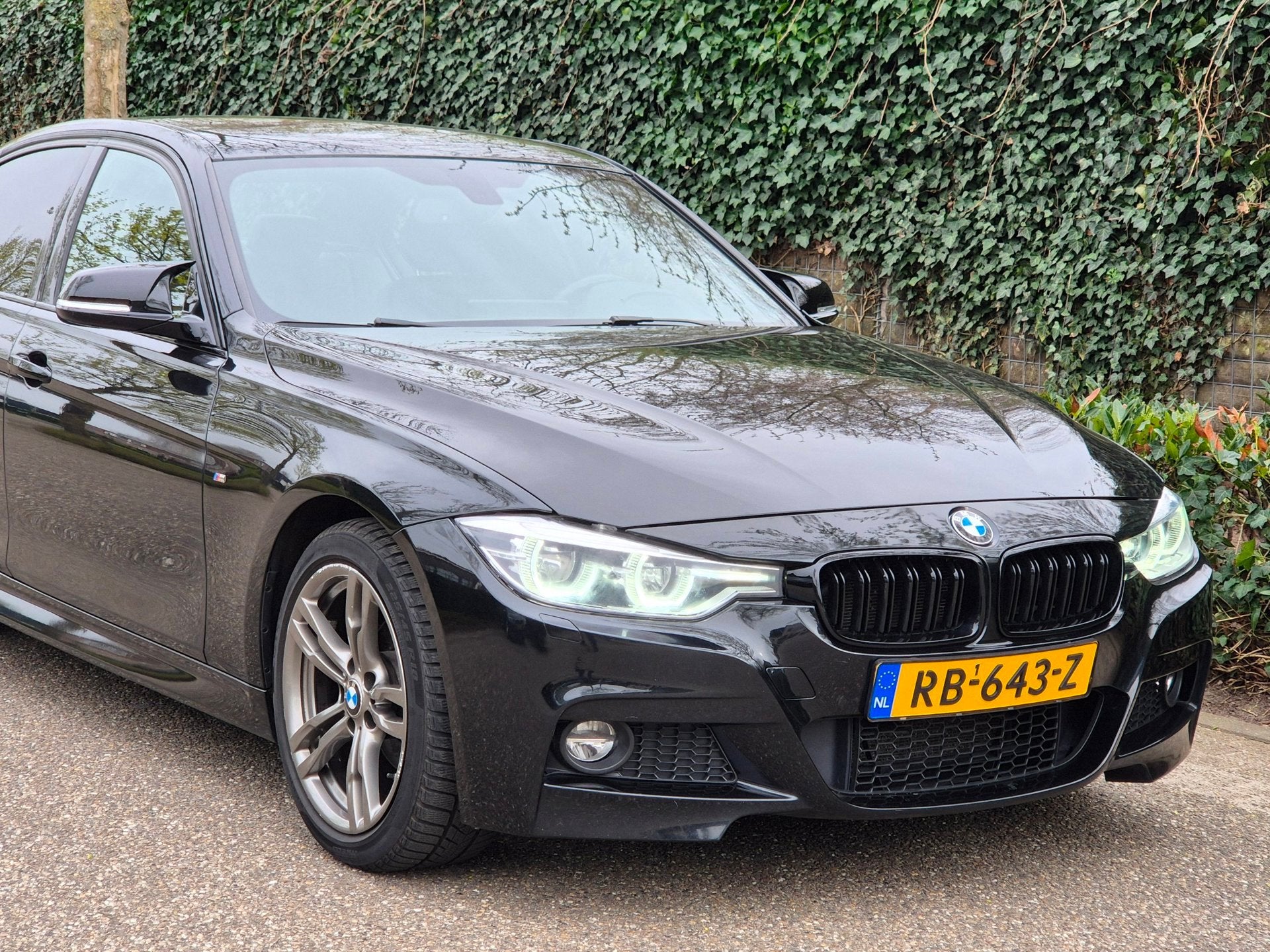 BMW 3-serie 320i B48 M Sport Apple CarPlay virtual dash 6wb, Automaat, 1998 cc, Achterwielaandrijving, Zwart