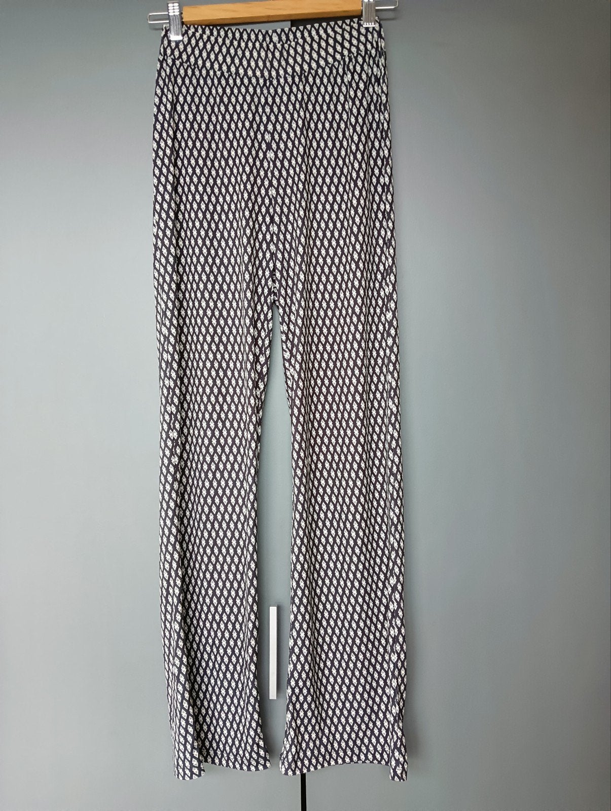 Heerlijke comfortabele pantalon mt 34, elastische tailleband, Rainbow, Zwart, Ophalen of Verzenden, Zo goed als nieuw