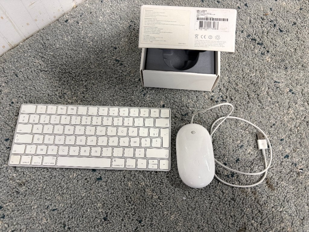 Apple Magic Keyboard + muis, Computers en Software, Toetsenborden, Gebruikt, Azerty, Draadloos, Apple Magic Keyboard