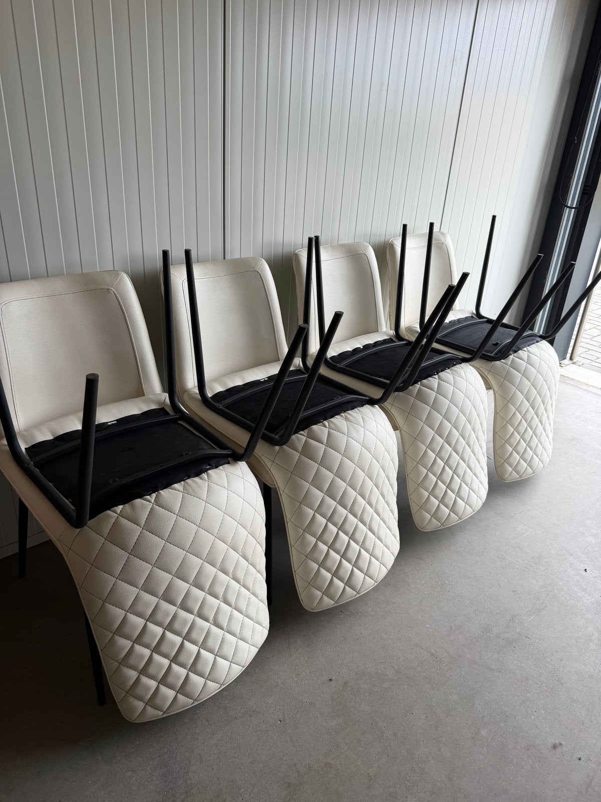 Set van 8 Crèmekleurige Eetkamerstoelen, Ophalen, Gebruikt, Overige kleuren, Stof