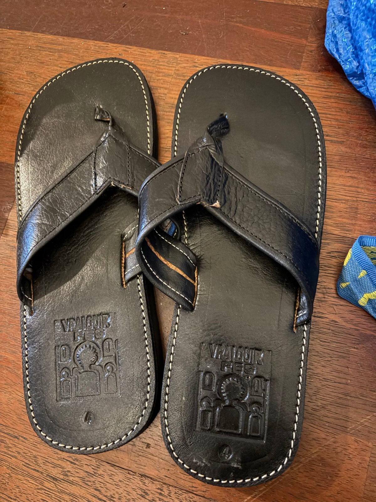 Zwarte leren slippers maat 43, Ophalen of Verzenden, Gedragen, Zwart