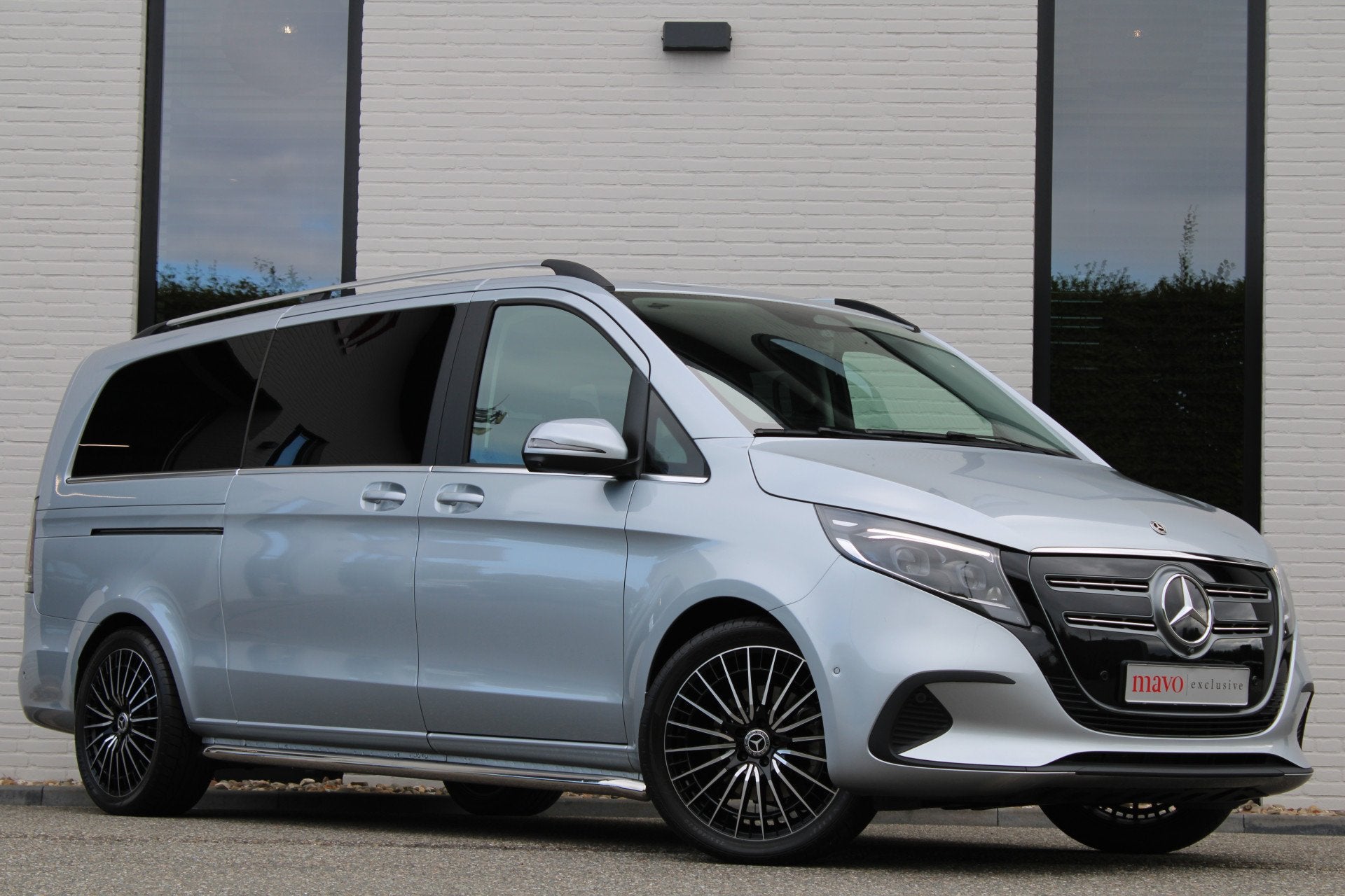 Mercedes-Benz EQV 300 L3 / Extra Lang / 7-Persoons / 2x Elec, Auto's, Dealer onderhouden, Gebruikt, Met garantie (alle), 2535 kg