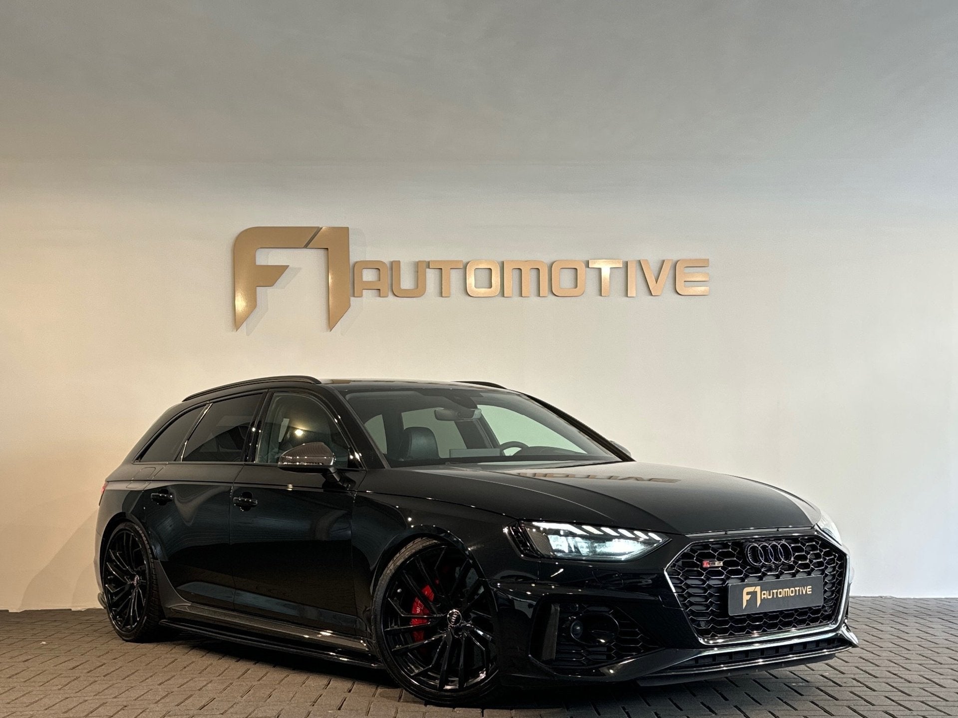Foto 7 van Audi RS4 Avant 2.9 TFSI quattro Pano|Ceramic|B&O|HuD|Carbon
