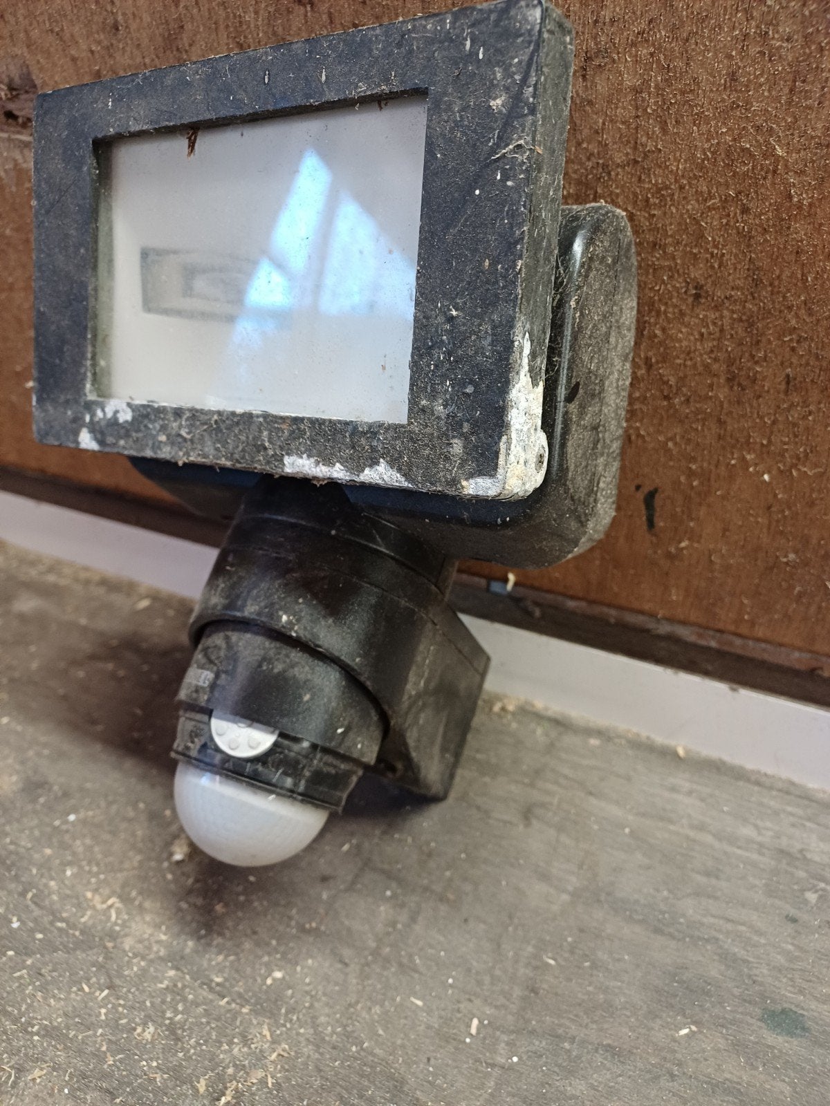 Bewegingsmelder met lamp - Gebruikt, Ophalen of Verzenden, Gebruikt, Detector, Sensor of Melder, Beweging