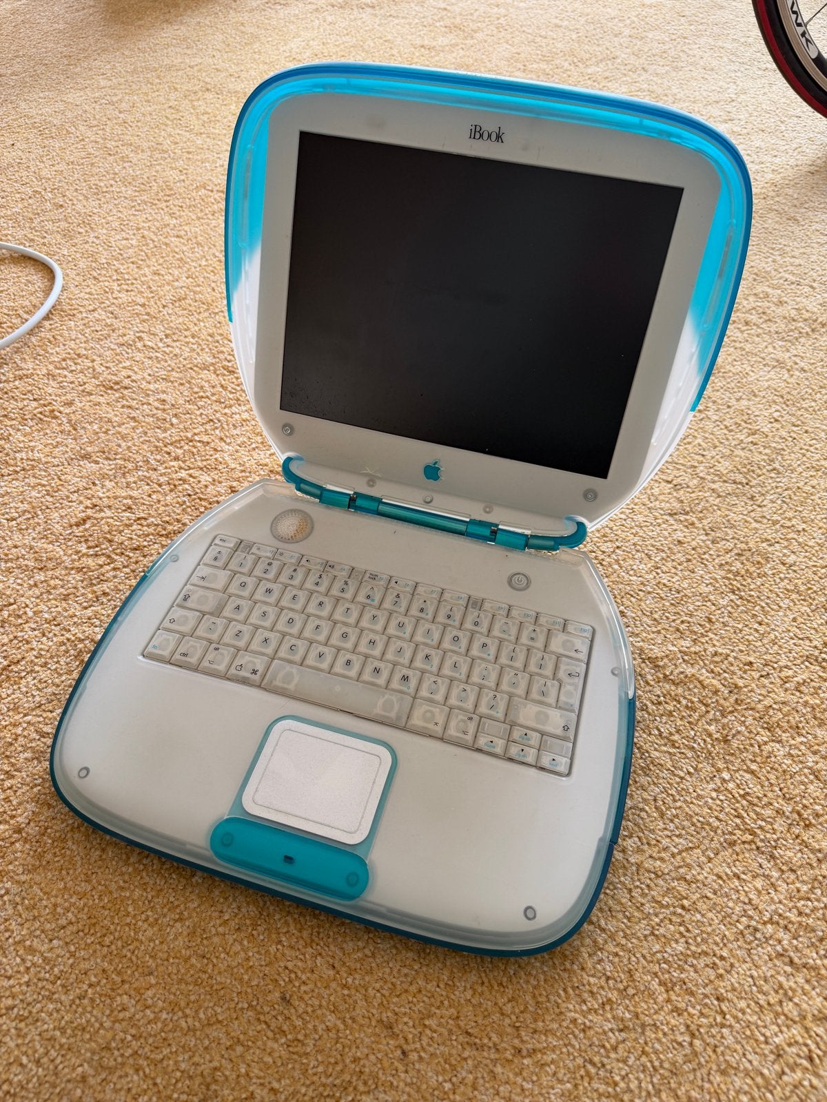 Vintage Apple iBook G3 Clamshell - Werkt niet, Computers en Software, Apple Macbooks, Ophalen, Minder dan 4 GB, Qwerty, Overige groottes