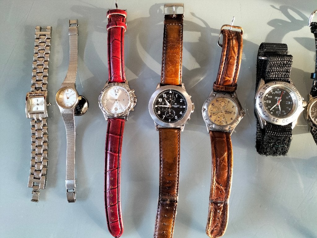 Leuke horloges ze liepen allemaal goed zonder batterij nu, Staal, Met bandje, Polshorloge, 1960 of later