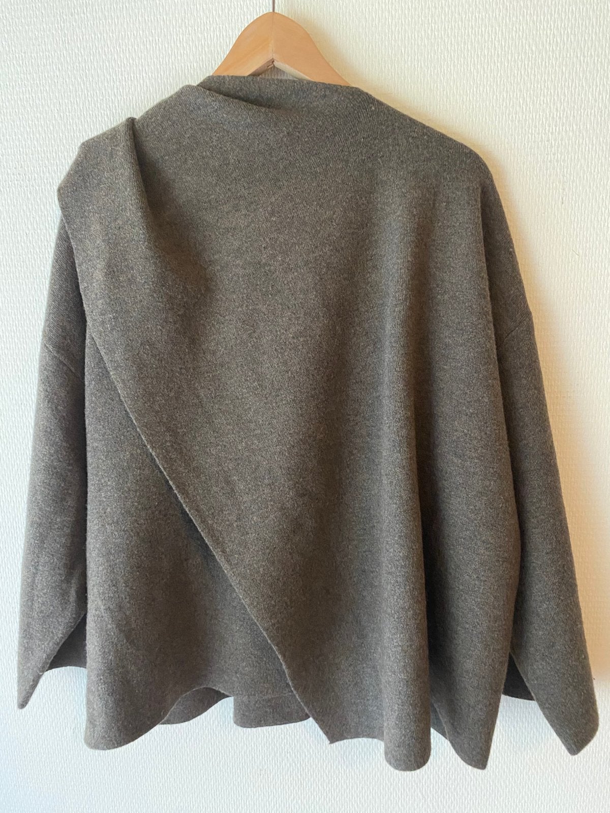 Nieuw jasje, cape. Zara. Maat L/XL. Bruin, taupe, Ophalen of Verzenden, Nieuw, Maat 46/48 (XL) of groter, Bruin