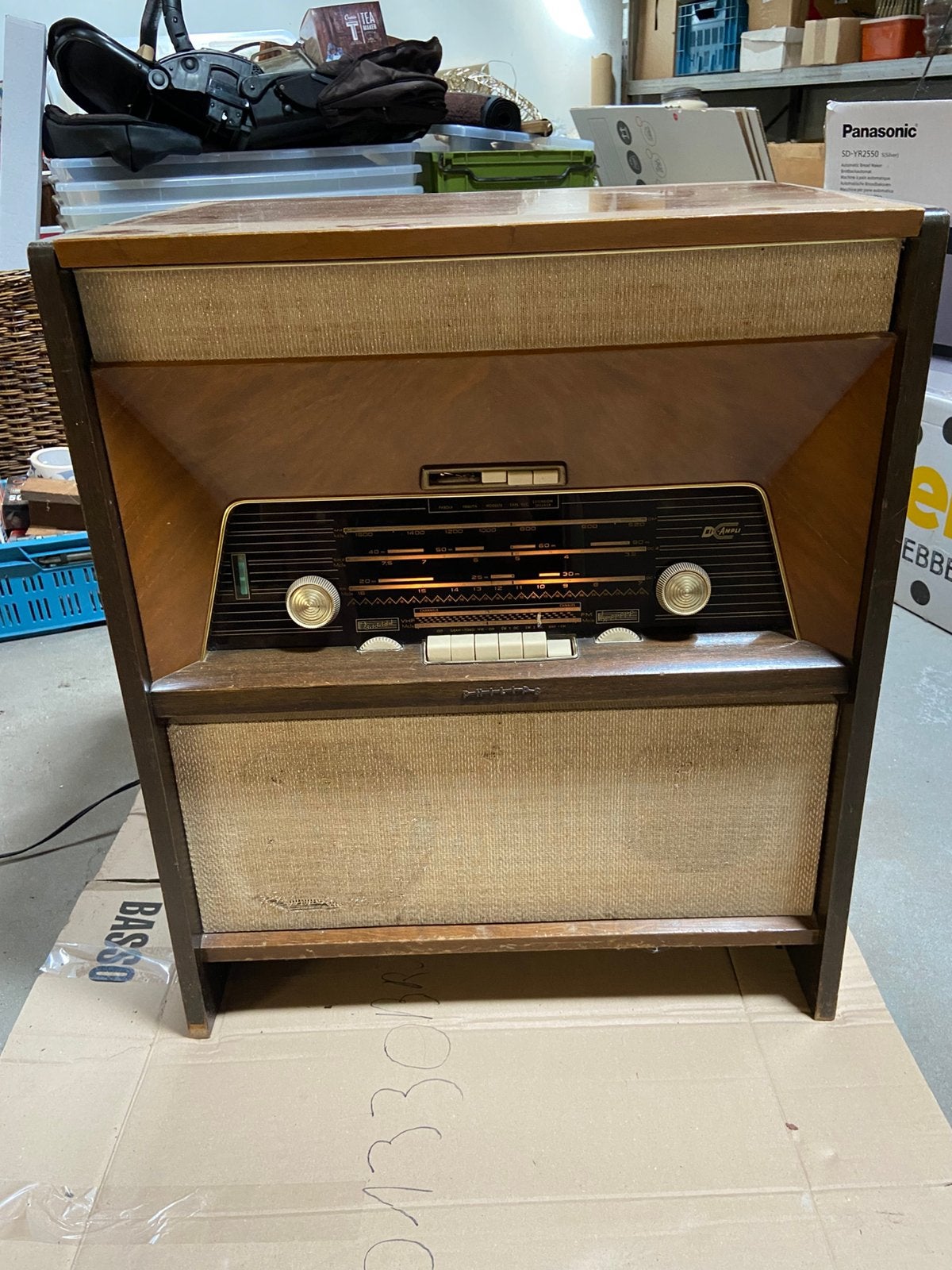 Oude buizenradio met platenspeler Philips, Ophalen