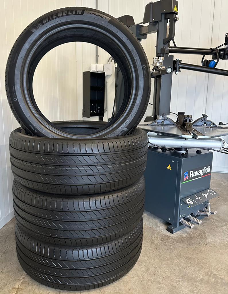 4 Stuks Michelin 235 45 20 Zomerbanden Inclusief Montage, 235/45 R20, Nieuw, Ophalen of Verzenden, 235 mm