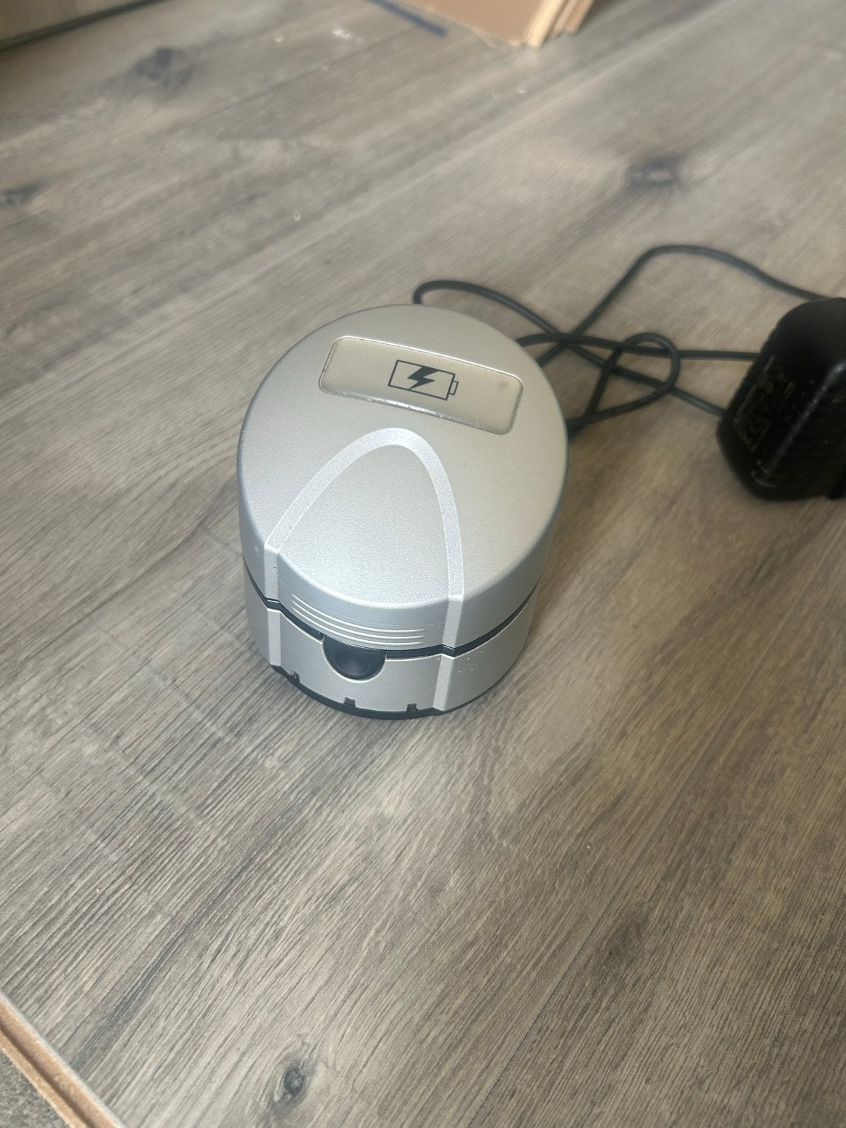 Oplader voor hoortoestellen, zilverkleurig, Ophalen of Verzenden, Gebruikt