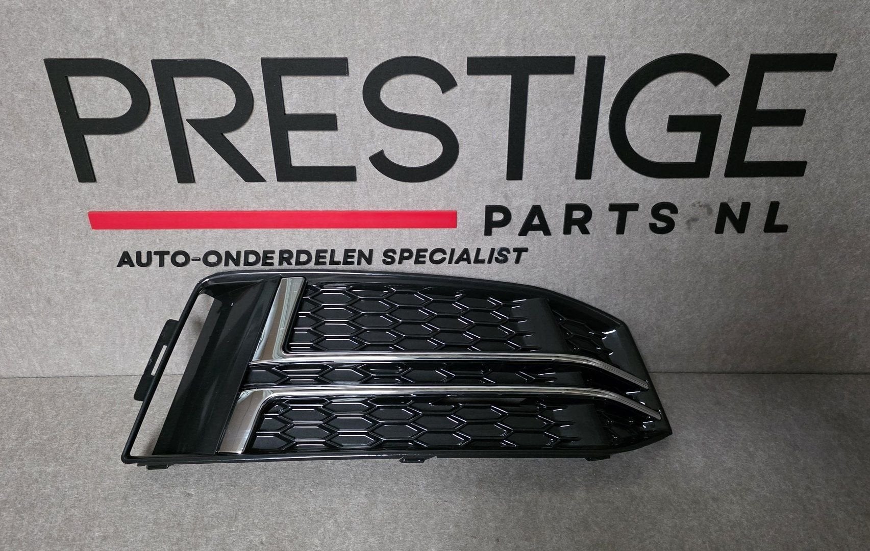 Voorbumper Rooster Audi A4 B9 8W S-Line 8W0807682F Rechts, -, Nieuw, Ophalen of Verzenden, -