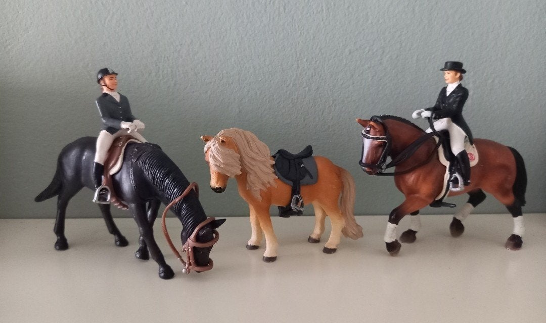 Schleich Paarden Dressuur Set met Ruiters, Ophalen of Verzenden, Gebruikt