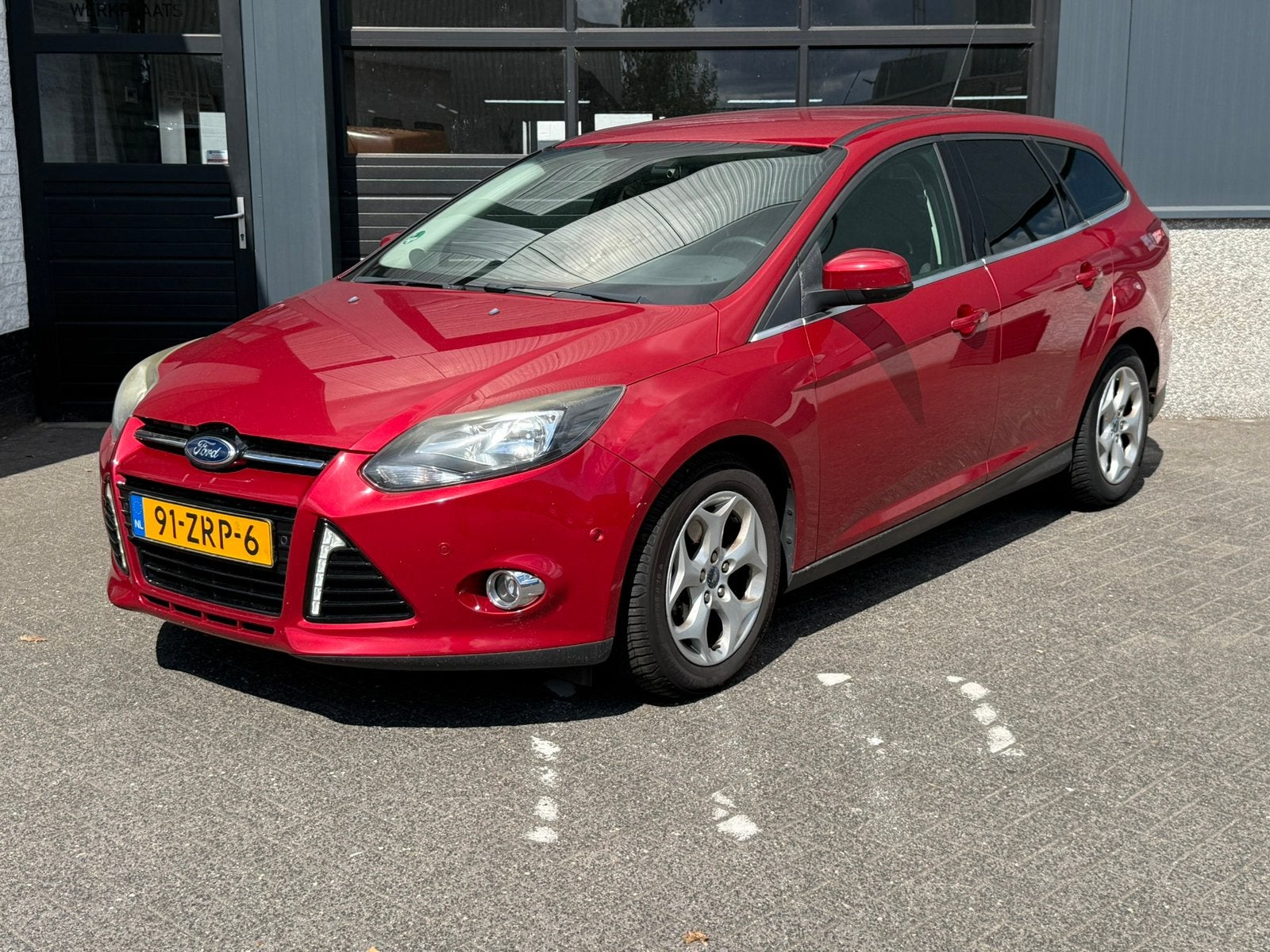 Ford Focus 1.6 Tdci 77KW Wagon 2013 Rood, Auto's, 4 cilinders, Origineel Nederlands, Stationwagon, Particulier
