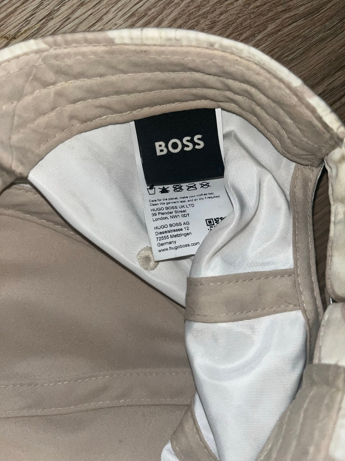 BOSS Pet met Bladprint - Zo goed als nieuw, Ophalen, Zo goed als nieuw, One size fits all, Pet