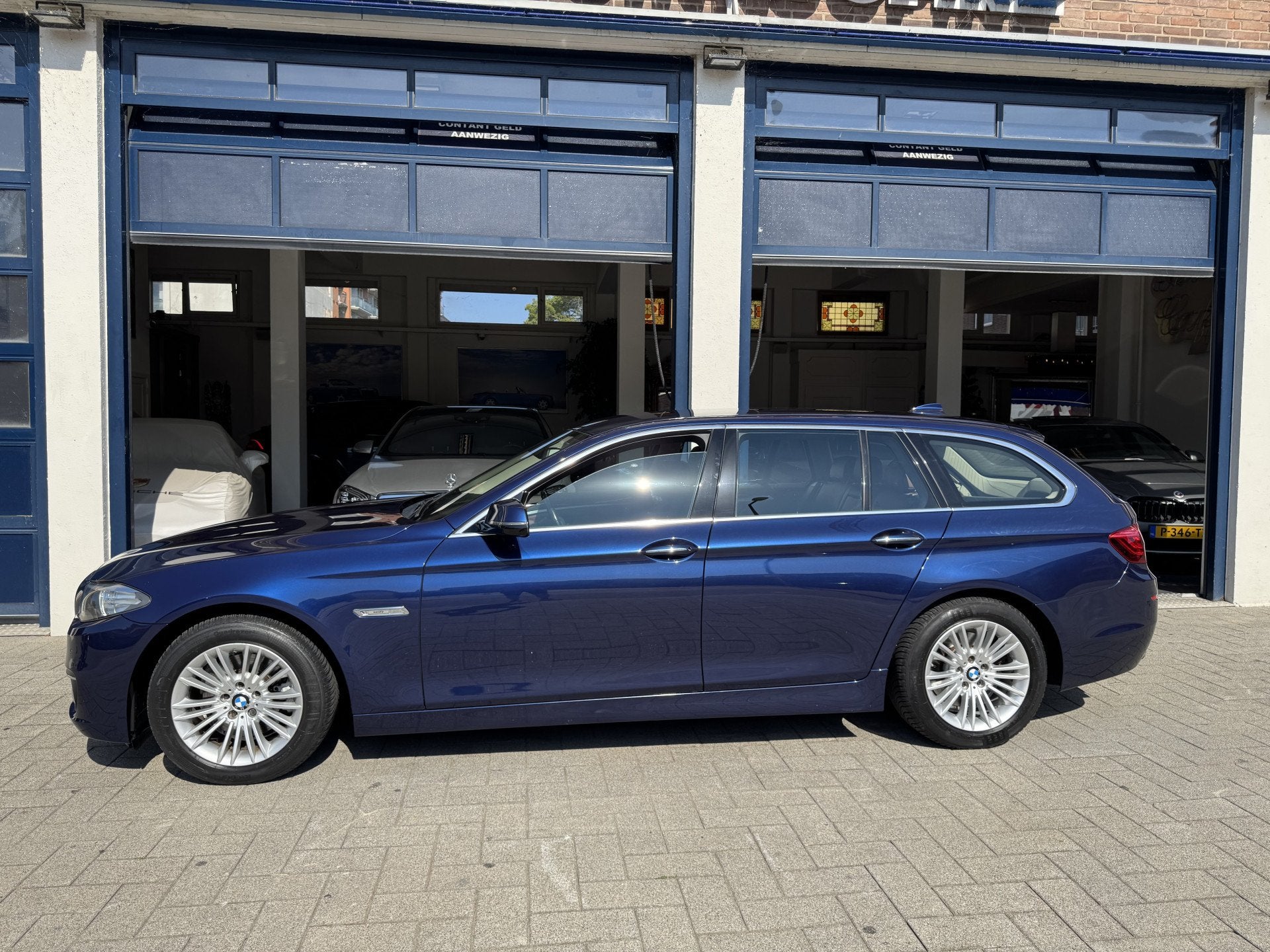 BMW 5 Serie Touring 520i High Luxury Edition NL AUTO/NIEUWST, Automaat, Achterwielaandrijving, Gebruikt, Euro 6