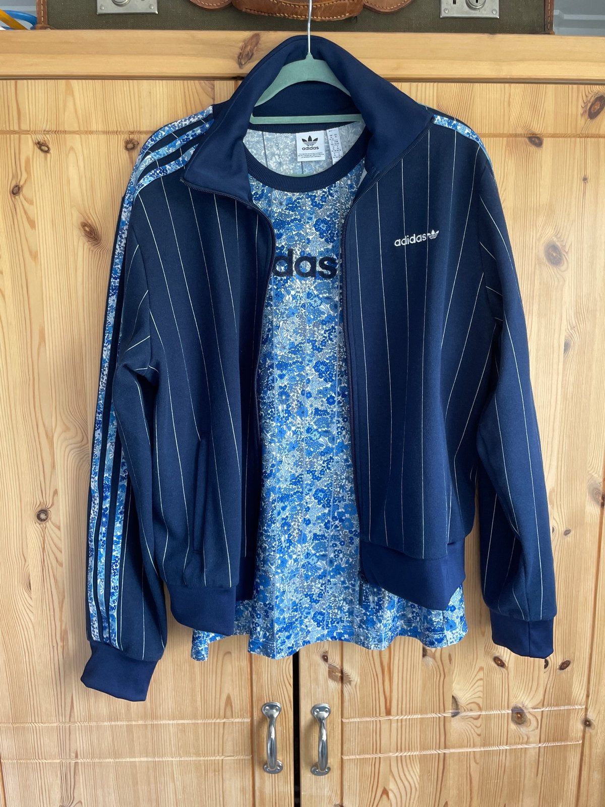 Adidas Liberty Set: Shirt en Vest - Maat 42/44/46, Ophalen of Verzenden, Zo goed als nieuw, Maat 42/44 (L), Blauw