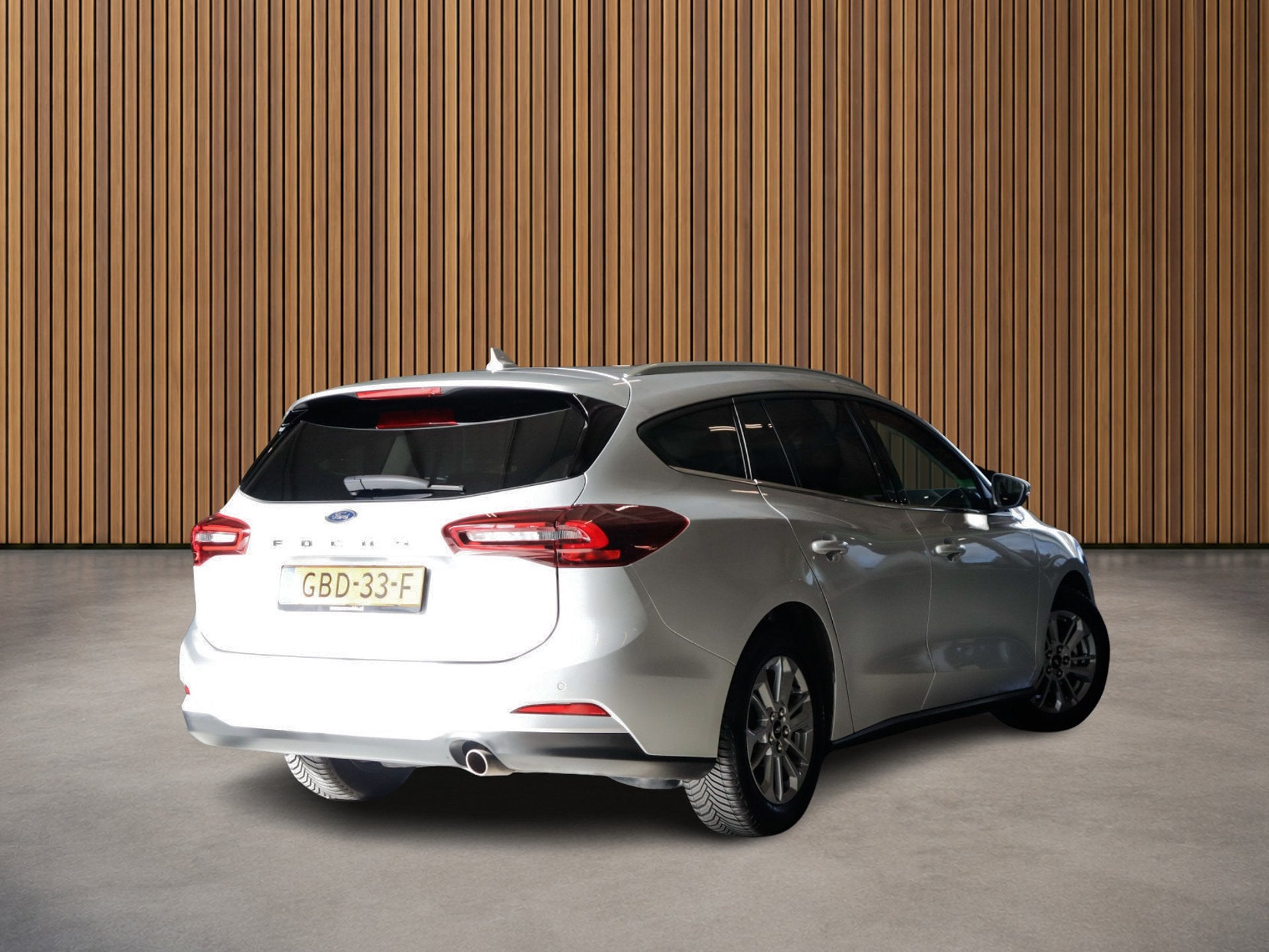 Foto 2 van Ford FOCUS Wagon 1.0 EcoBoost Hybrid Titanium 1e-Eig. & Keur