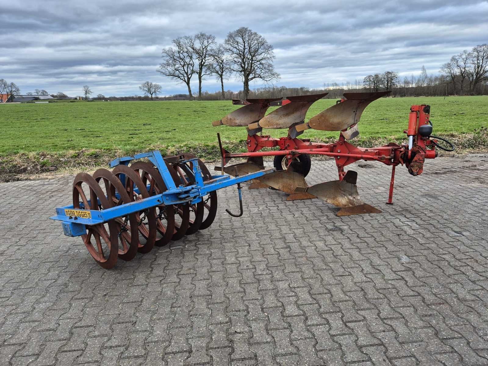 Krone 3-scharige wentelploeg met vorenpakker en loopwiel, Overige, Grondbewerking