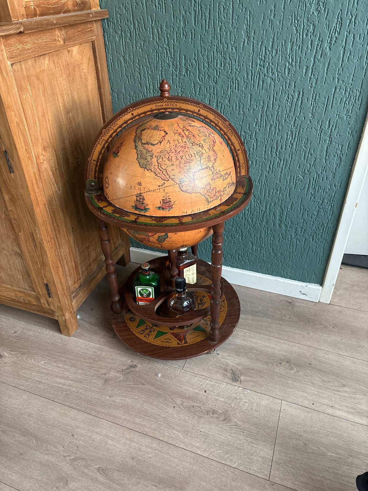 Antieke Globebar Wereldbol met Opbergruimte, Ophalen, Gebruikt, Draaibaar, Globebar