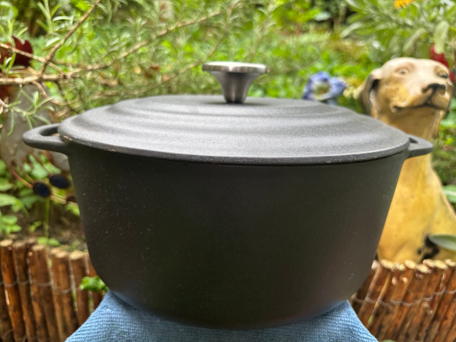 VIVO gietijzeren braadpan 24 cm, Huis en Inrichting, Ophalen of Verzenden, Zo goed als nieuw, Geschikt voor inductie, Overige merken