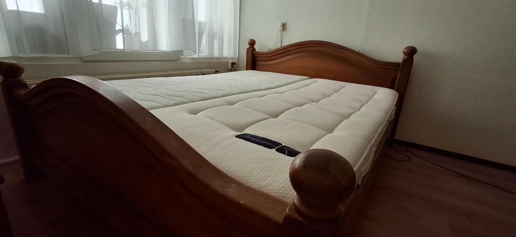 Gratis bed 160x200cm, Ophalen, Zo goed als nieuw, Tweepersoons