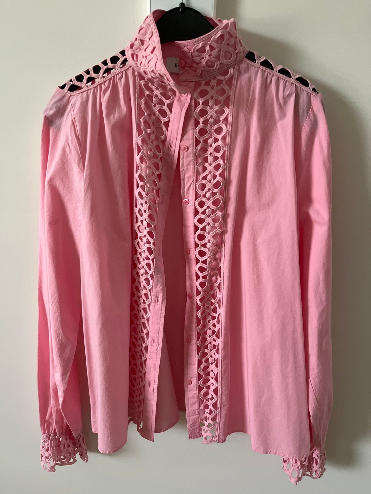 Roze katoenen blouse met opengewerkte details, Kleding | Dames, Ophalen of Verzenden, Zo goed als nieuw, Maat 38/40 (M), Roze