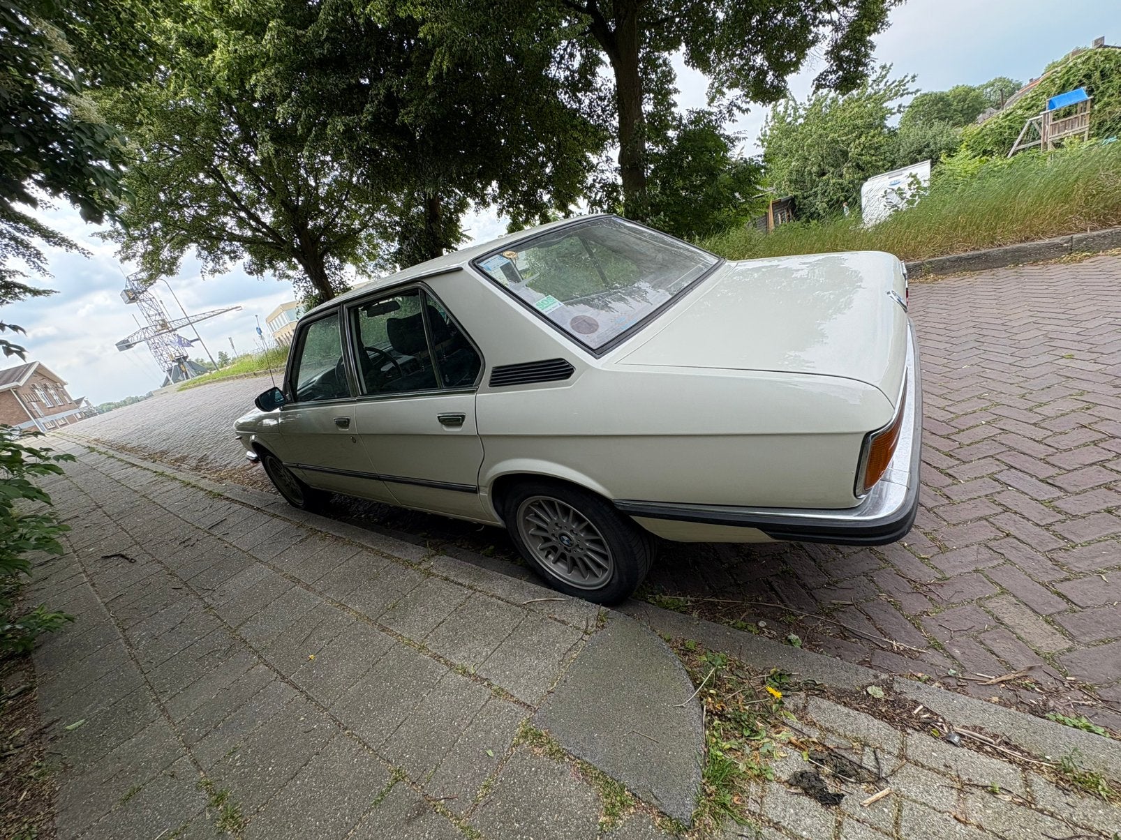 BMW 528i e12 aut ‘78 | Chamonix Weiß | schuifdak | org. NL, Automaat, Achterwielaandrijving, Overige kleuren, Origineel Nederlands