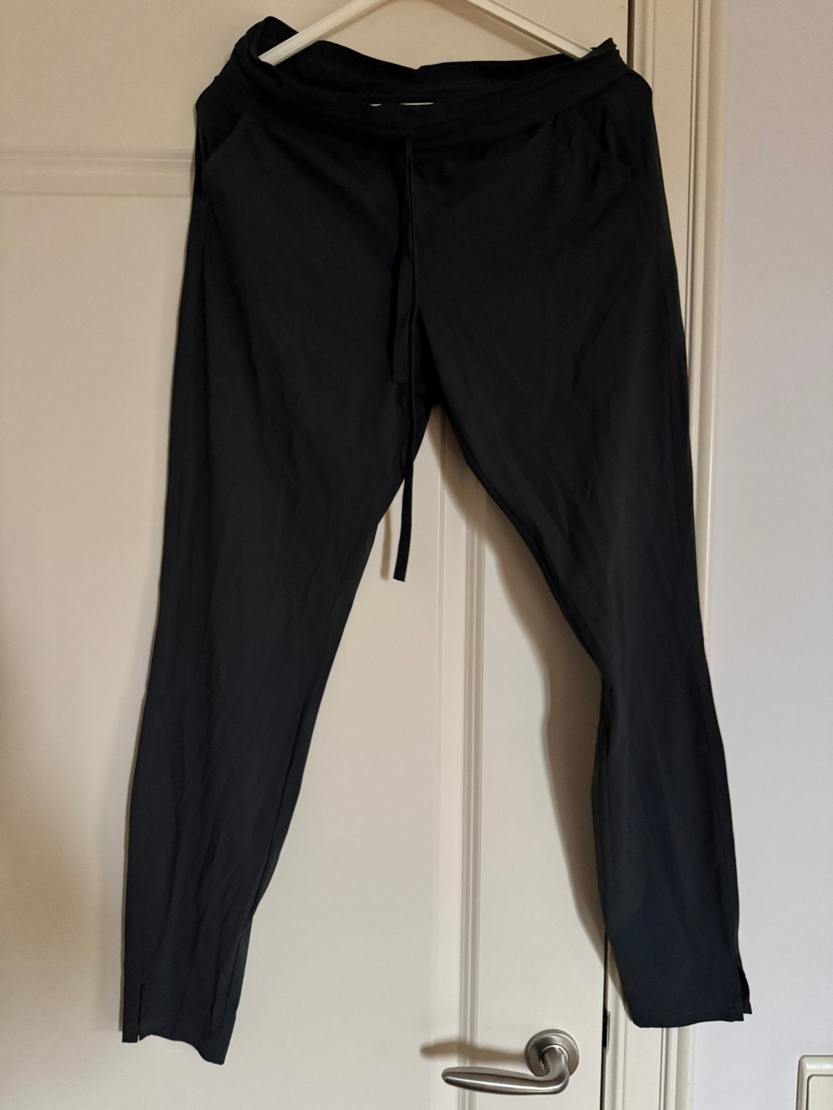 Studio Anneloes broek zwart smalle pijp travelstof S, Kleding | Dames, Verzenden, Zwart, Zo goed als nieuw, Maat 36 (S)