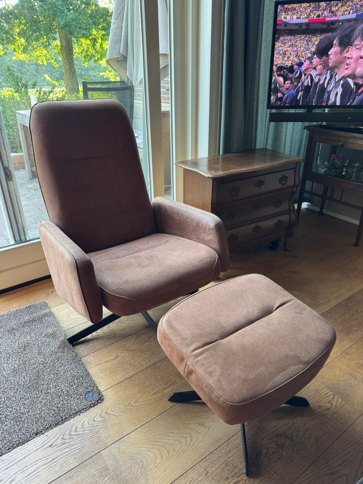 Relaxfauteuil met hocker in kunstleer, Ophalen, Minder dan 75 cm, Zo goed als nieuw, Stof