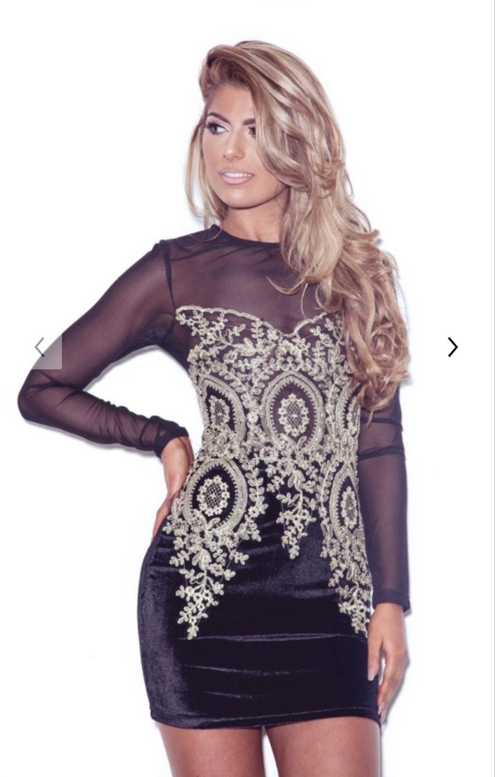 Zwart fluwelen jurkje met gouden borduursels maat M, Kleding | Dames, Maat 38/40 (M), Zwart, Ophalen of Verzenden, Gedragen