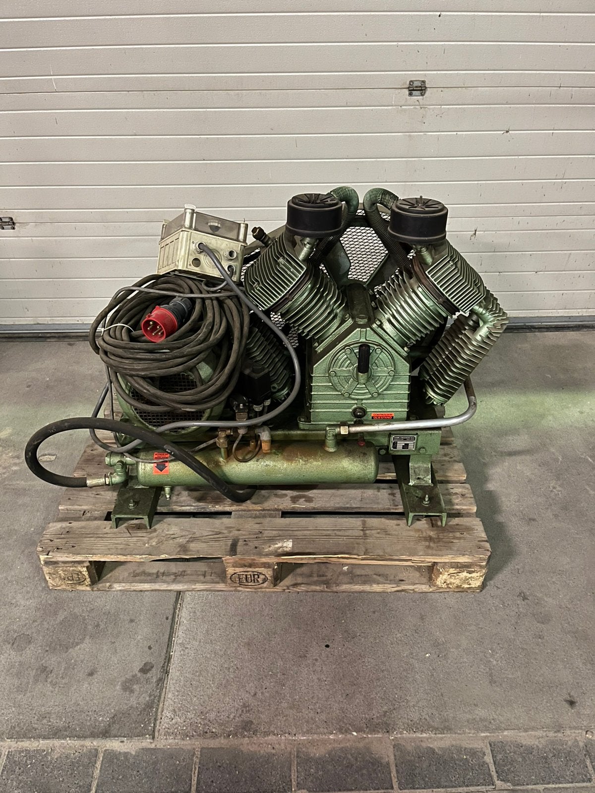Compressor creemers CST 1620, Ophalen, Zo goed als nieuw