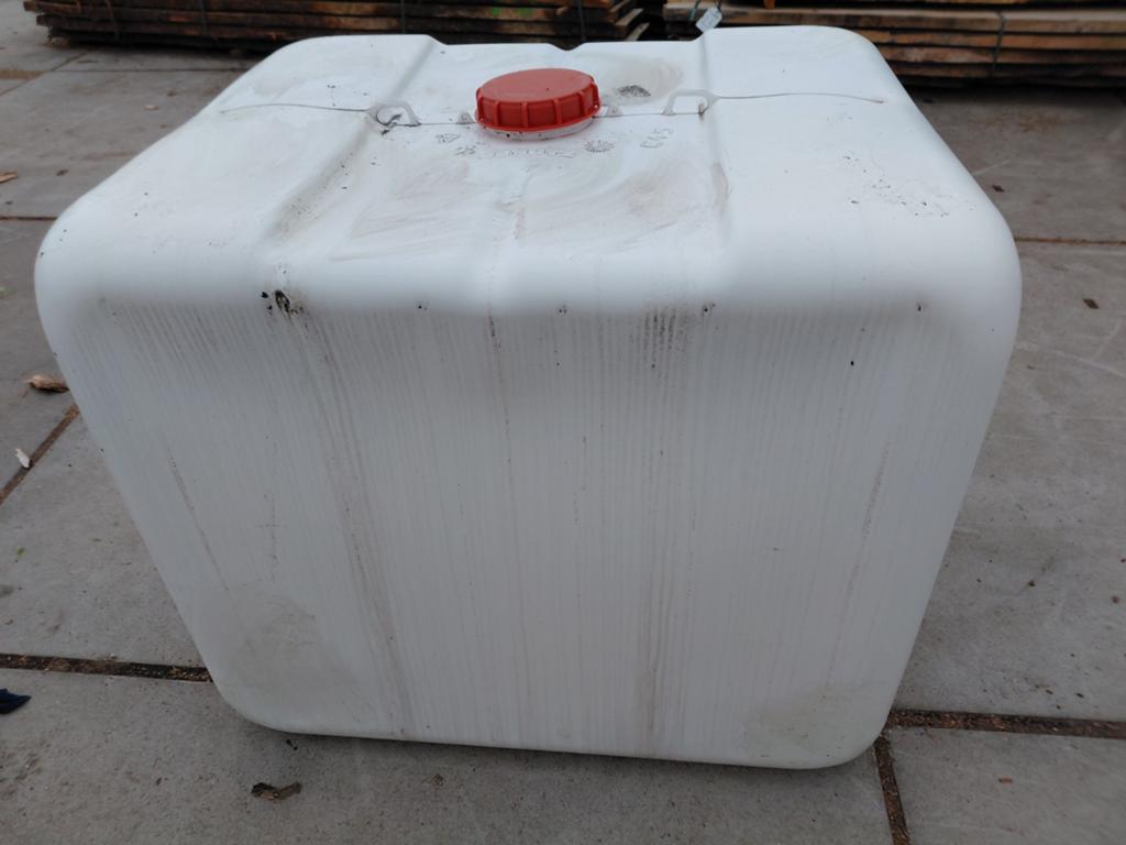 Ibc vloeistof container, Tuin en Terras, Regentonnen, Ophalen, Met kraantje, 150 liter of meer, Onbekend