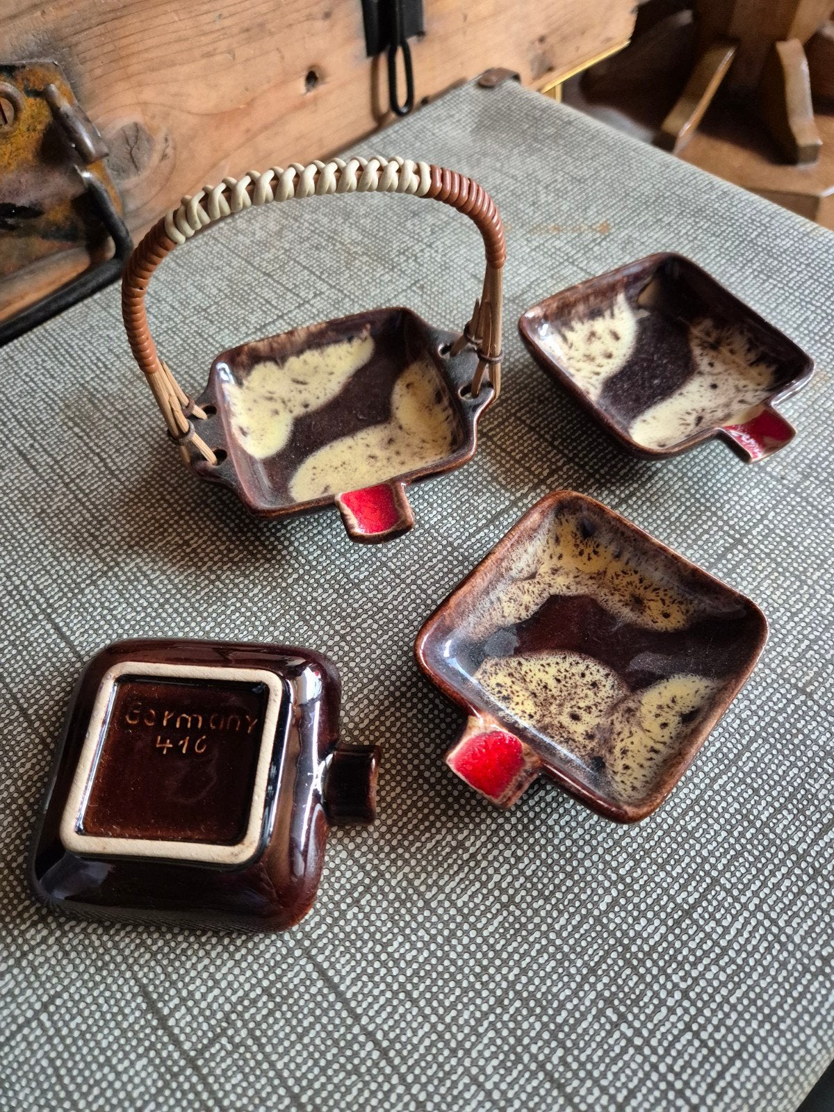Vintage Duitsland 416 Aardewerk Asbakken Set in Mand, Ophalen of Verzenden