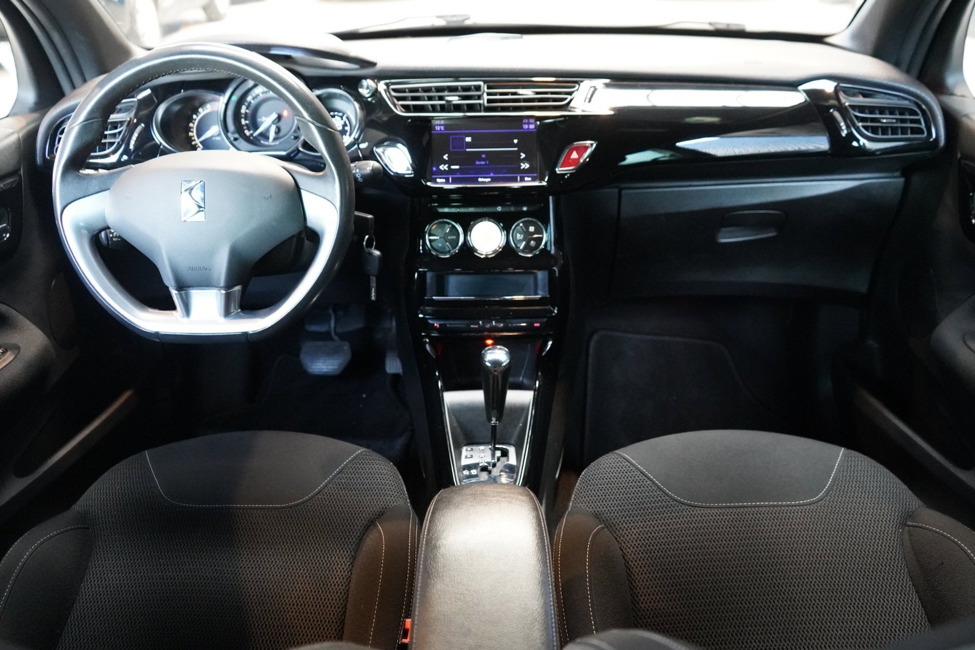 DS 3 1.2 PureTech Business | AUT | CRUISE | PDC | AIRCO | NA, Auto's, Stof, Gebruikt, Euro 6, 1199 cc