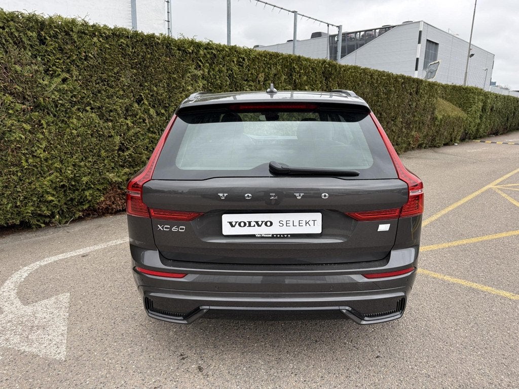 Volvo XC60 T8 Plug-in hybrid AWD Plus Dark | Panoramadak | M, Auto's, Volvo, 12 maanden, Gebruikt, Euro 6, 4 cilinders