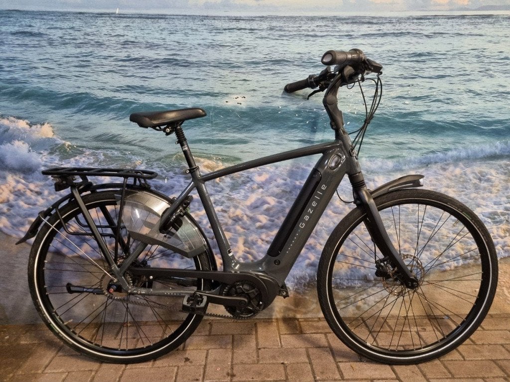 Gazelle Grenoble C5 HMB, 2800km, riemaandrijving Heren Grey, Gebruikt, -, - 0
-, NL, 51 tot 55 cm