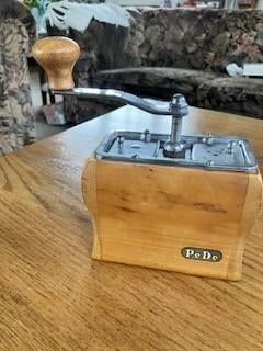 vintage Pede koffiemolen, Ophalen