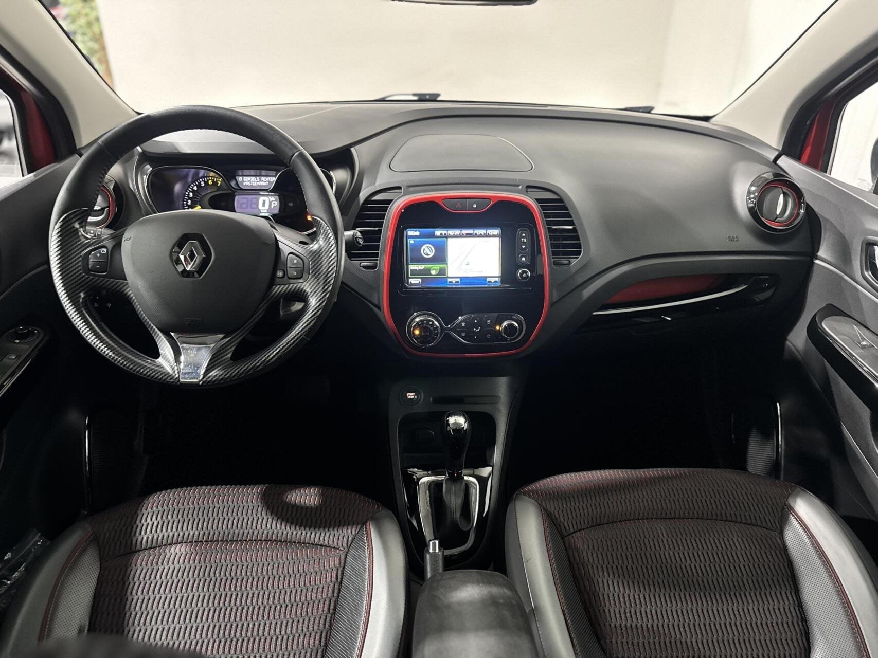 Renault Captur 1.2 TCe Helly Hansen|KEYLESS|CAMERA|CRUISE, Euro 5, 4 cilinders, Met garantie (alle), Origineel Nederlands