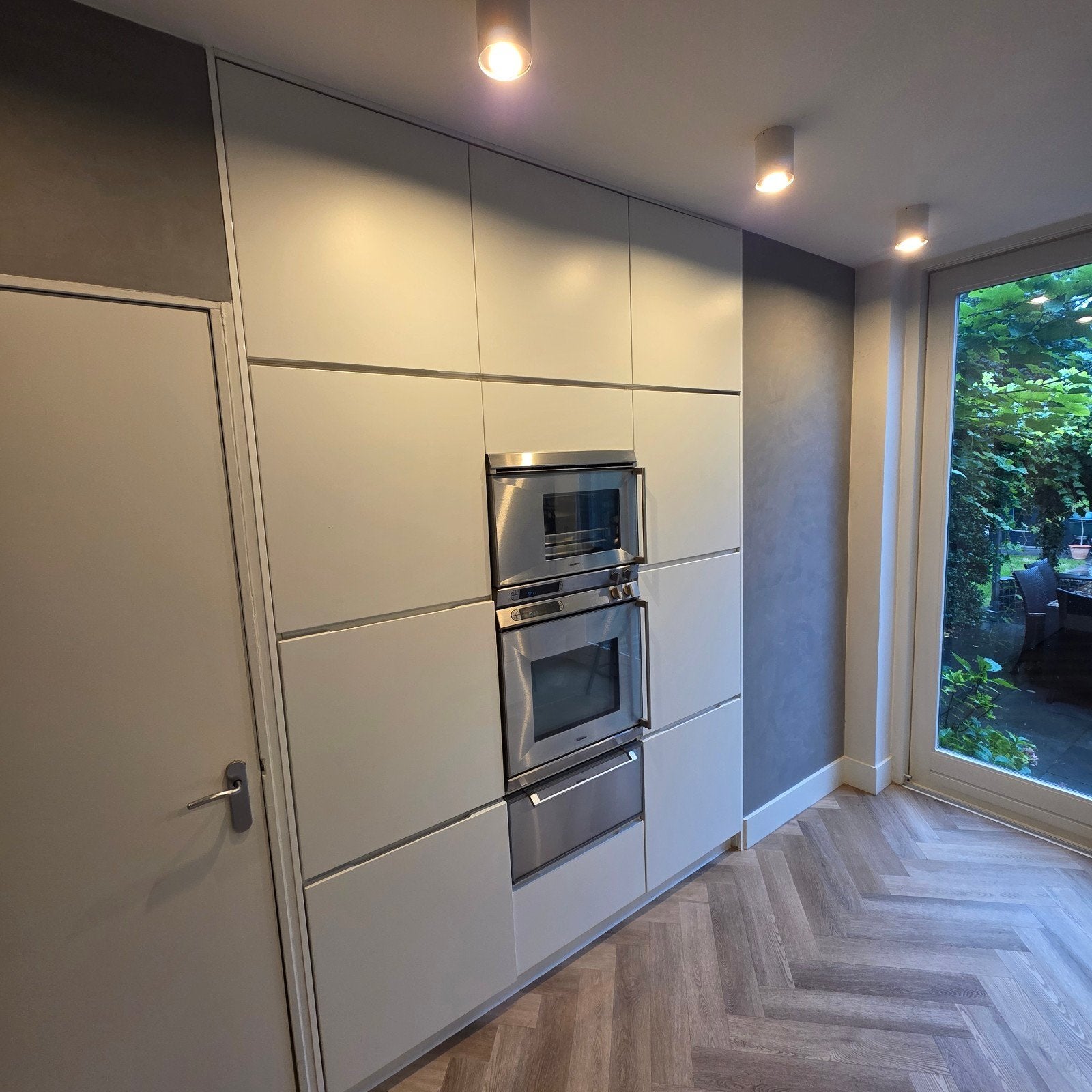 Achterwand met Gaggenau apparatuur en KVIK meubilair (koelka, Ophalen, Gebruikt