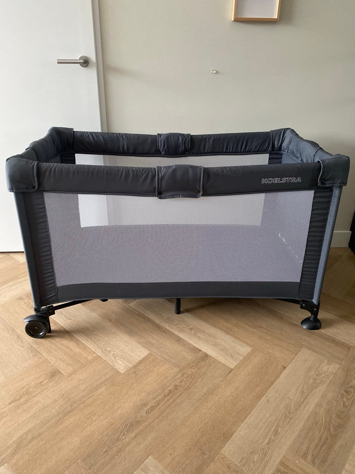 ZGAN: Koelstra campingbedje inclusief extra matras, Ophalen, Zo goed als nieuw, Reisbedje