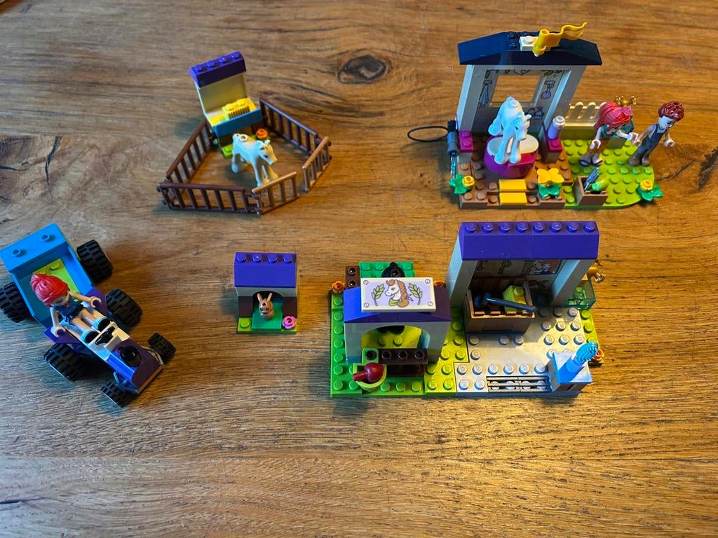 Lego friends Mia’s veulenstal met boekje 41361, Ophalen of Verzenden, Zo goed als nieuw